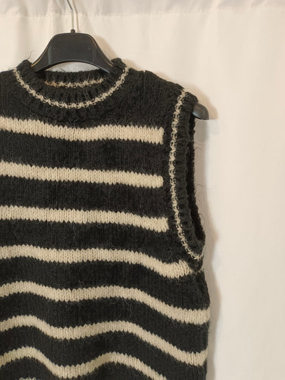 ZARA. Black and white striped vest Ts