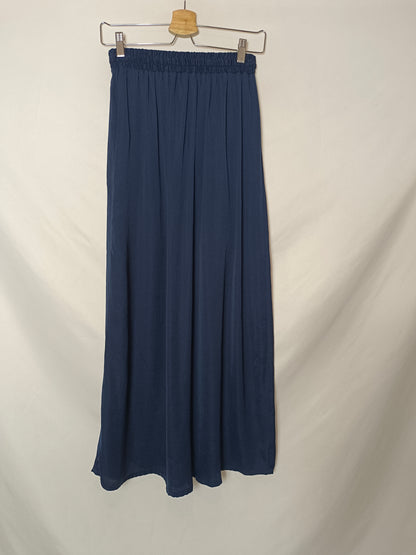 VILA. Falda midi azul T.s