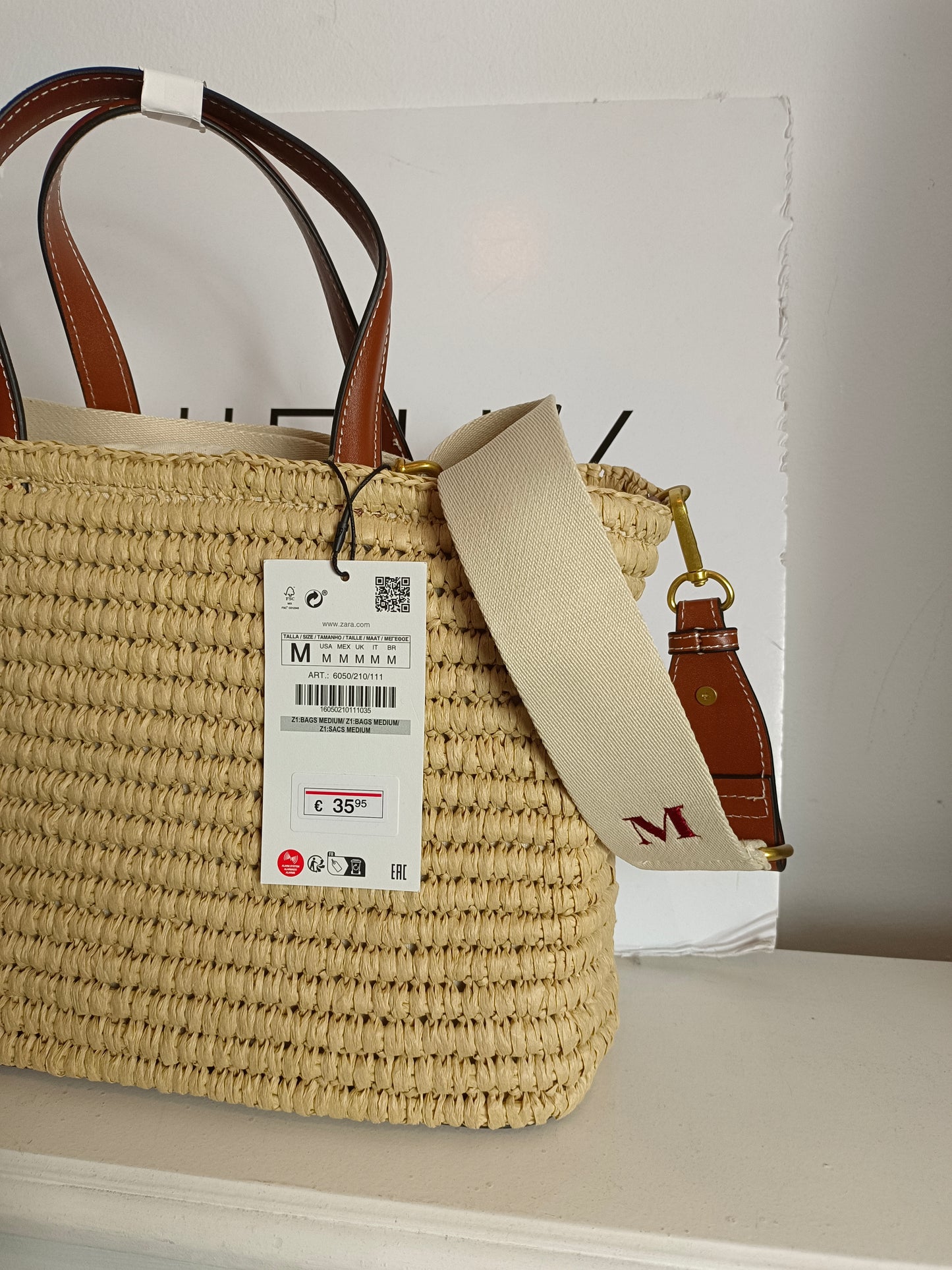 ZARA. Bolso rafia detalles cuero