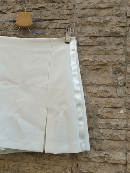 ZARA. Falda pantalón corto blanco T.s