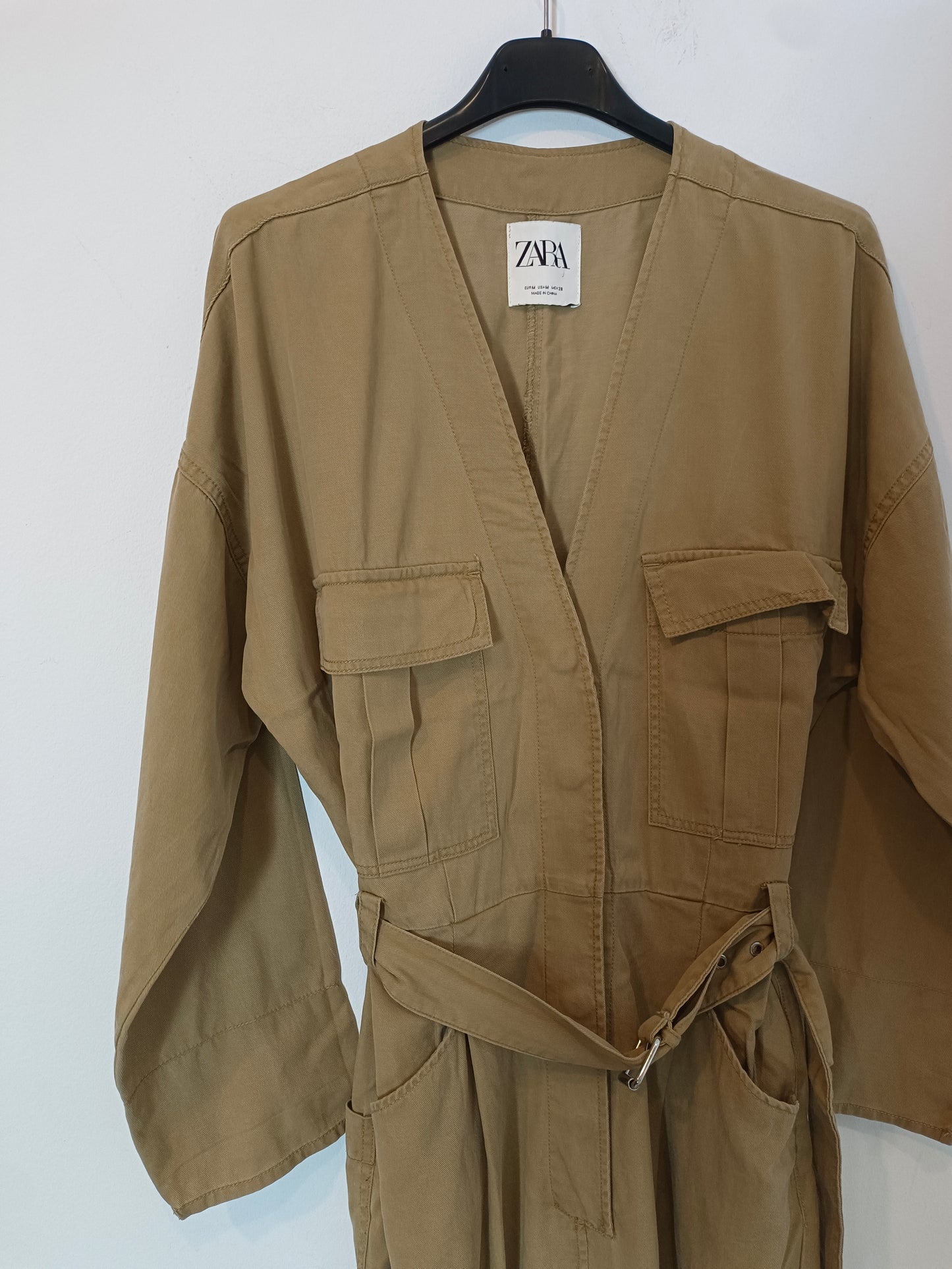 ZARA. Mono largo beige fluido  T.m