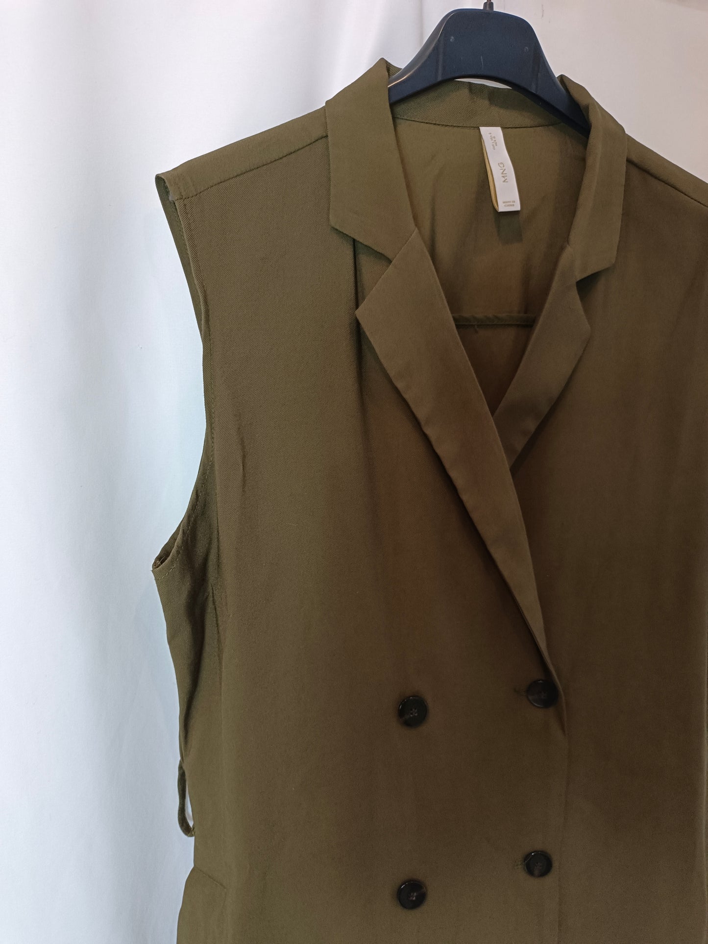 MANGO. Vestido midi verde cruzado T.l