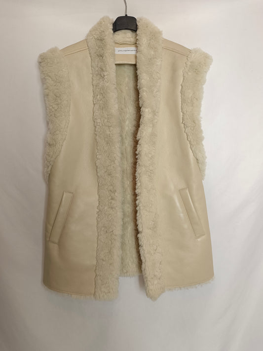ADOLFO DOMINGUEZ. Chaleco beige borrego T.s