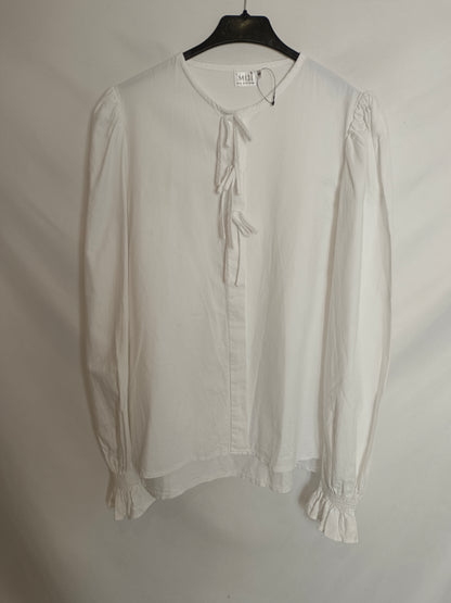 MIJI. Blusa blanca lazada T.m