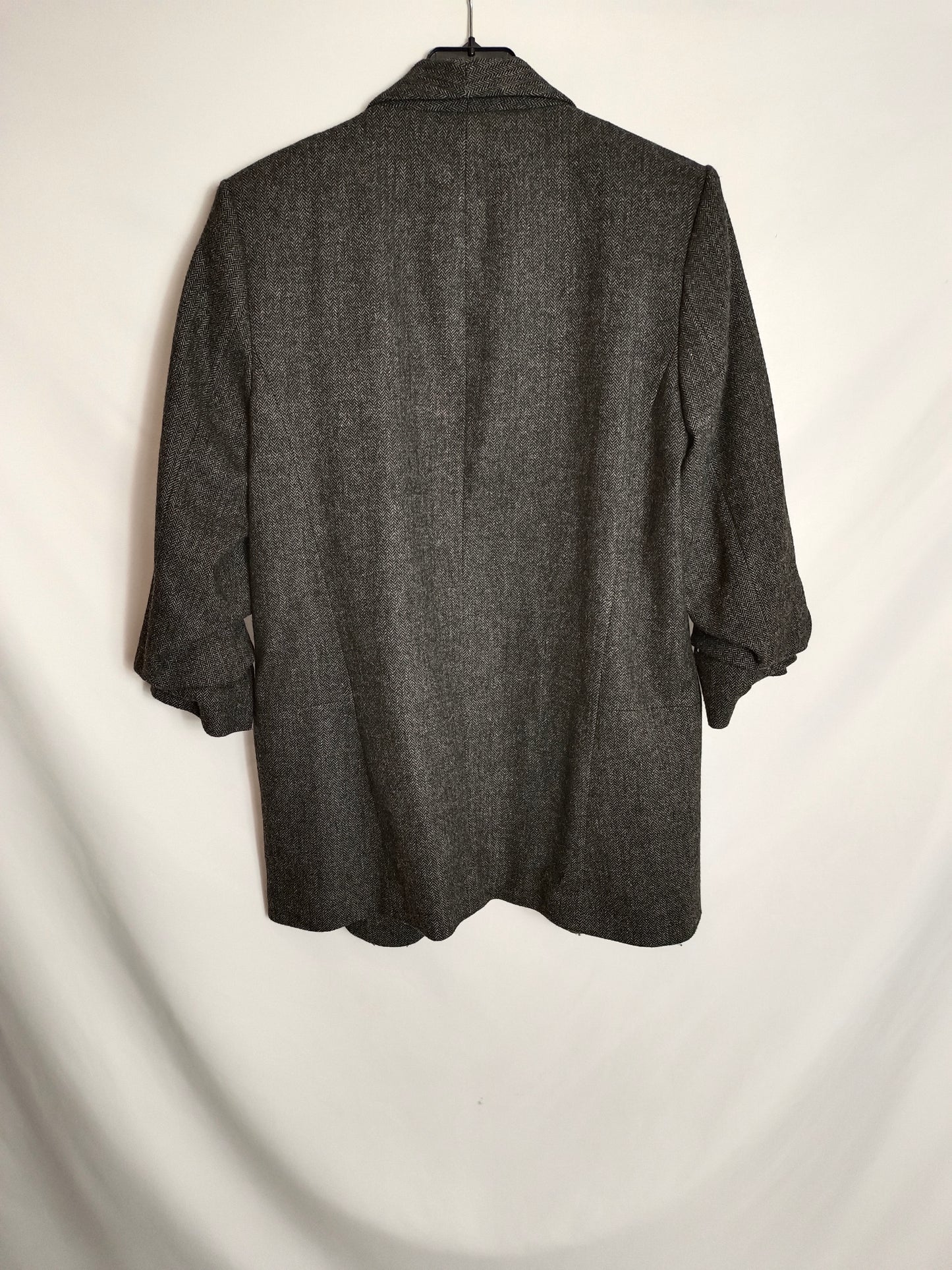 ZARA. Blazer gris espiga T.m