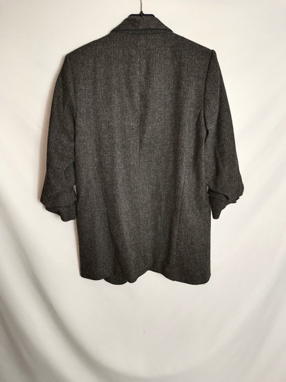 ZARA. Blazer gris espiga T.m