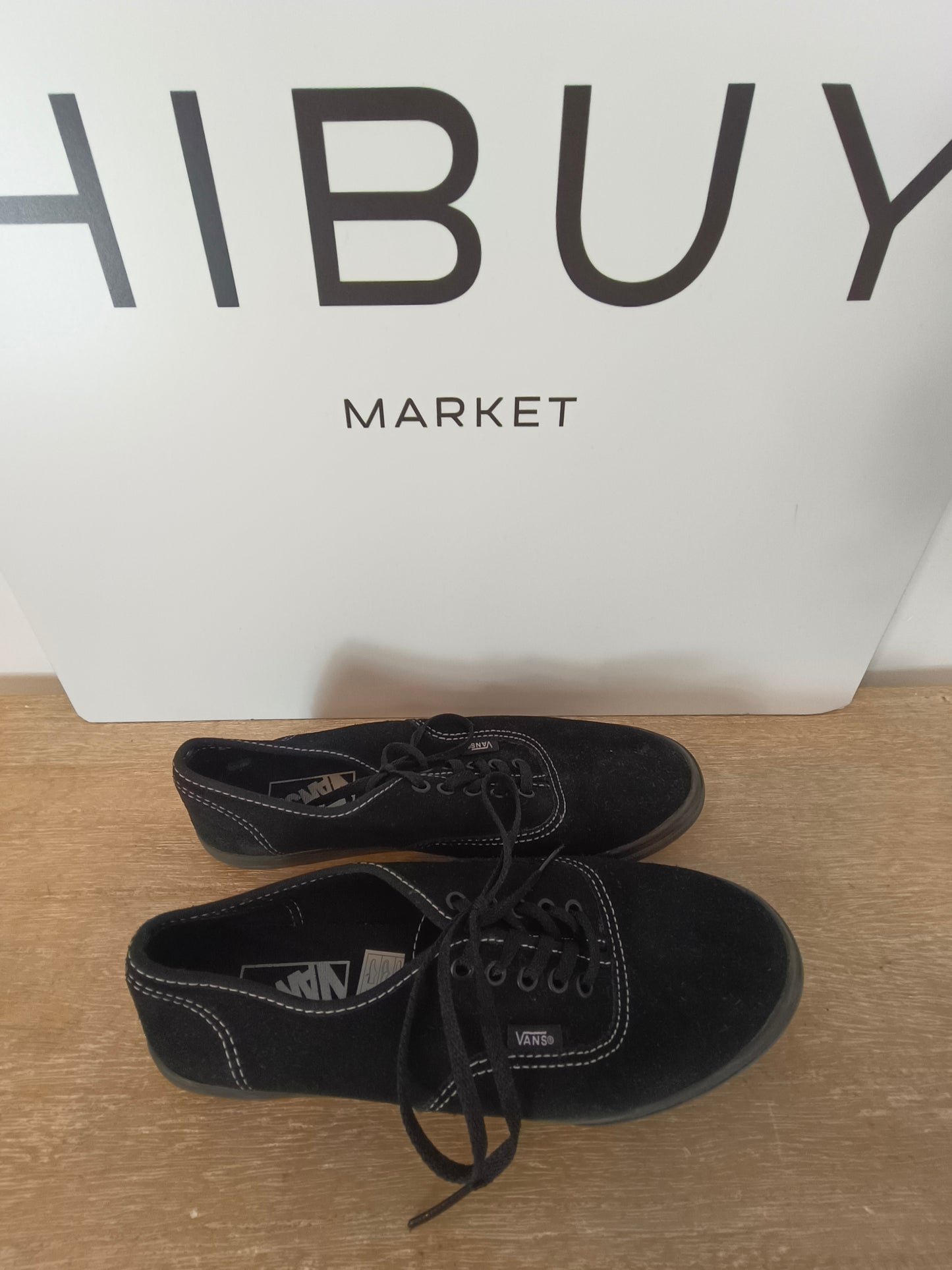 VANS. Zapatillas negras piel T.39