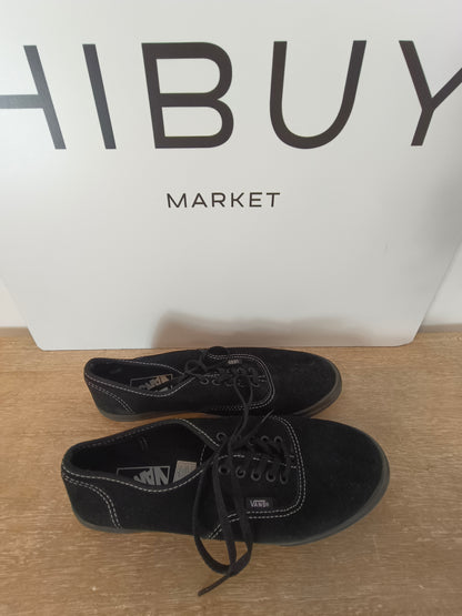 VANS. Zapatillas negras piel T.39