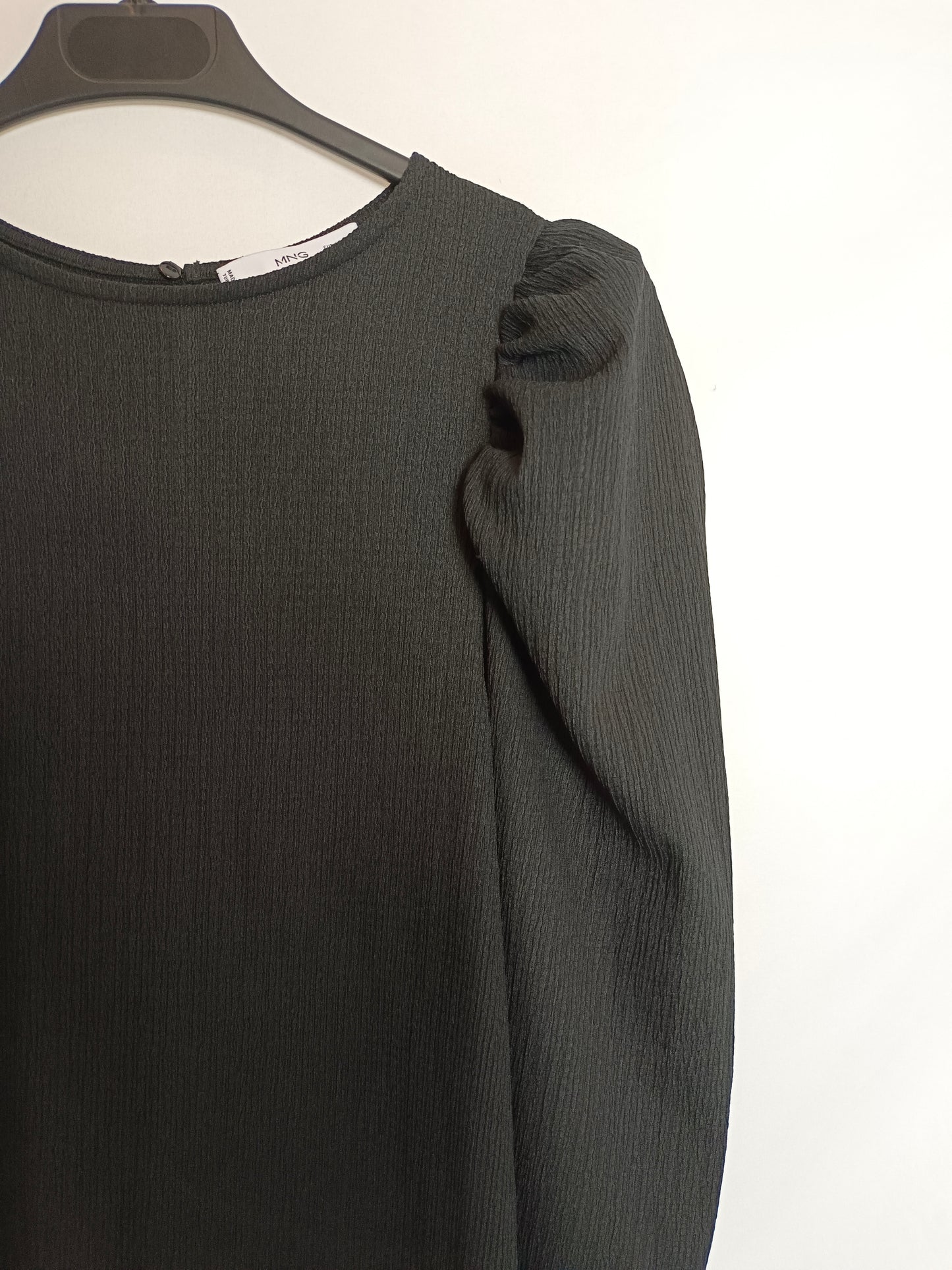 MANGO. Vestido corto textura T.s