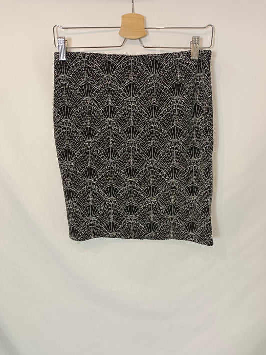 H&amp;M. Black glitter skirt Ts