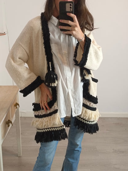 THE EXTREME COLLECTION. Beige fringed cardigan Tl/xl