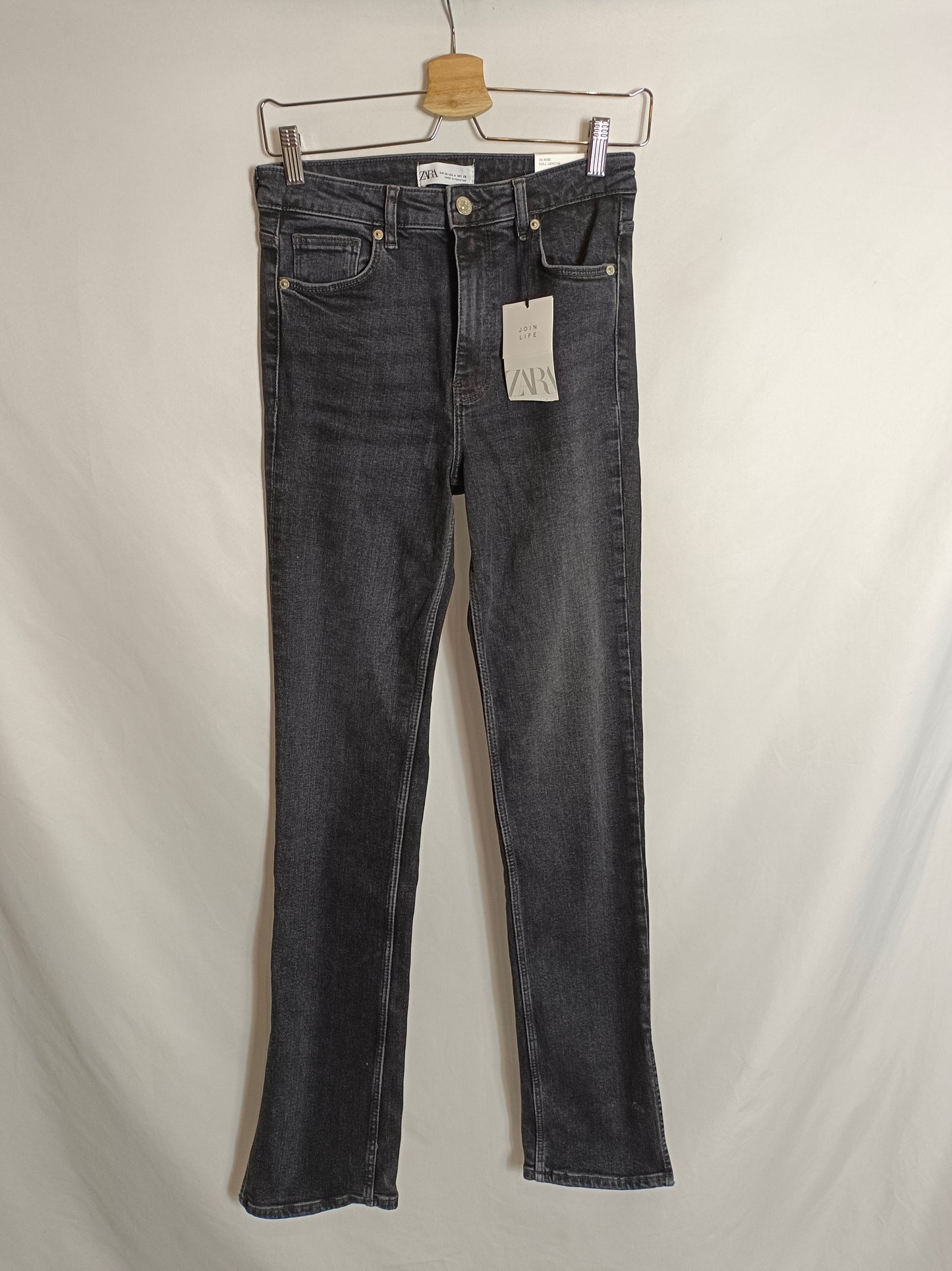 ZARA. Pantalón negro apertura T.36