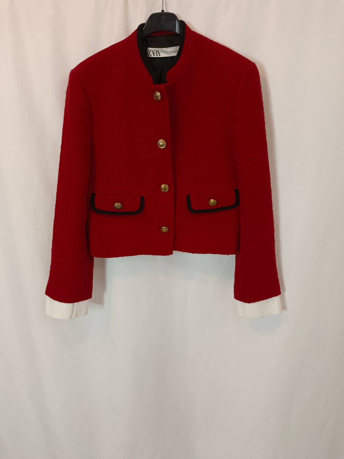 ZARA. Chaqueta tweed detalle puños. T M