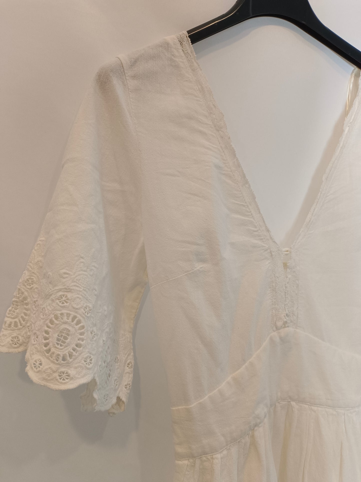 ZARA. White midi dress T.xs