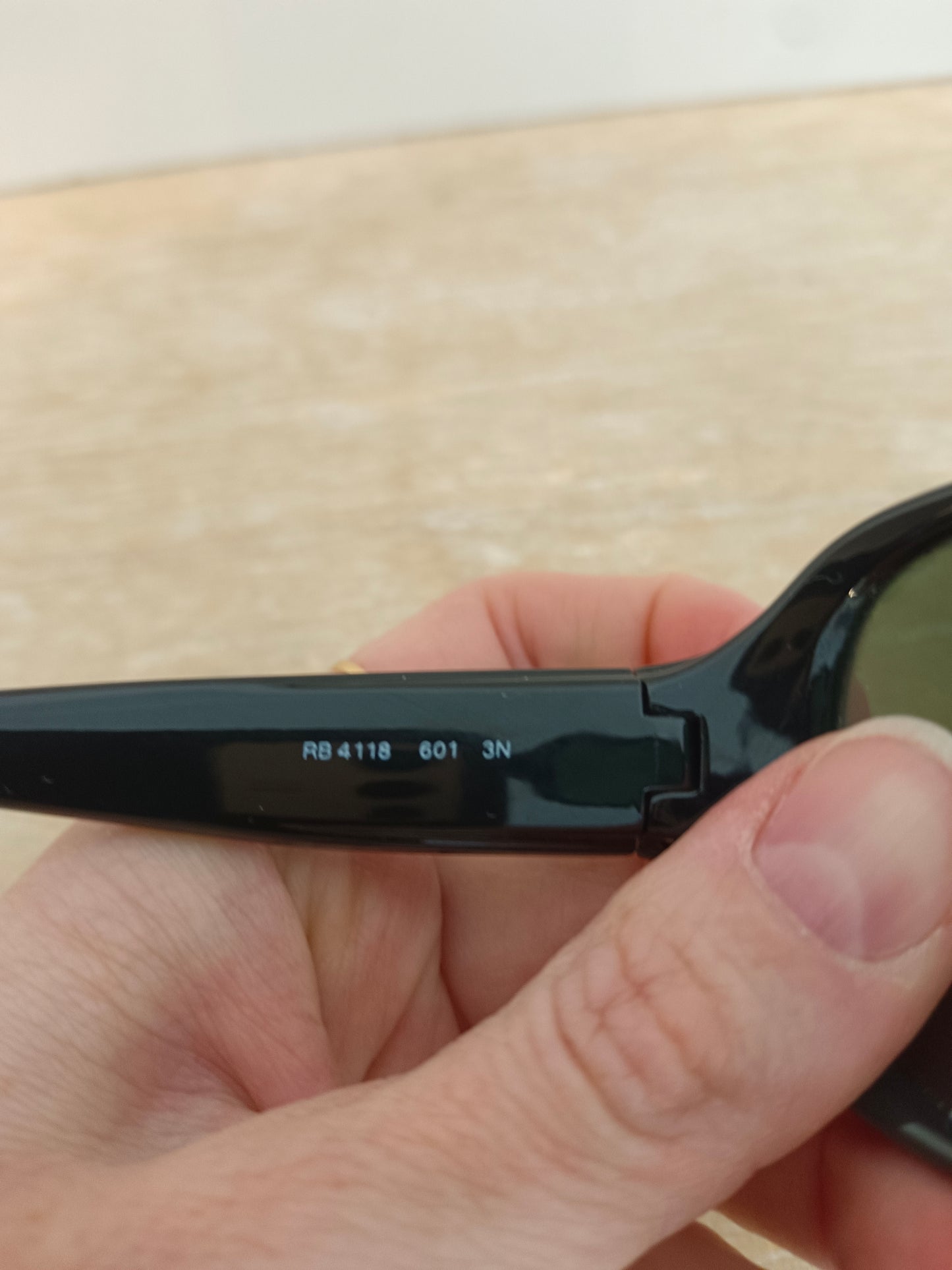 RAYBAN. Gafas de sol montura negra