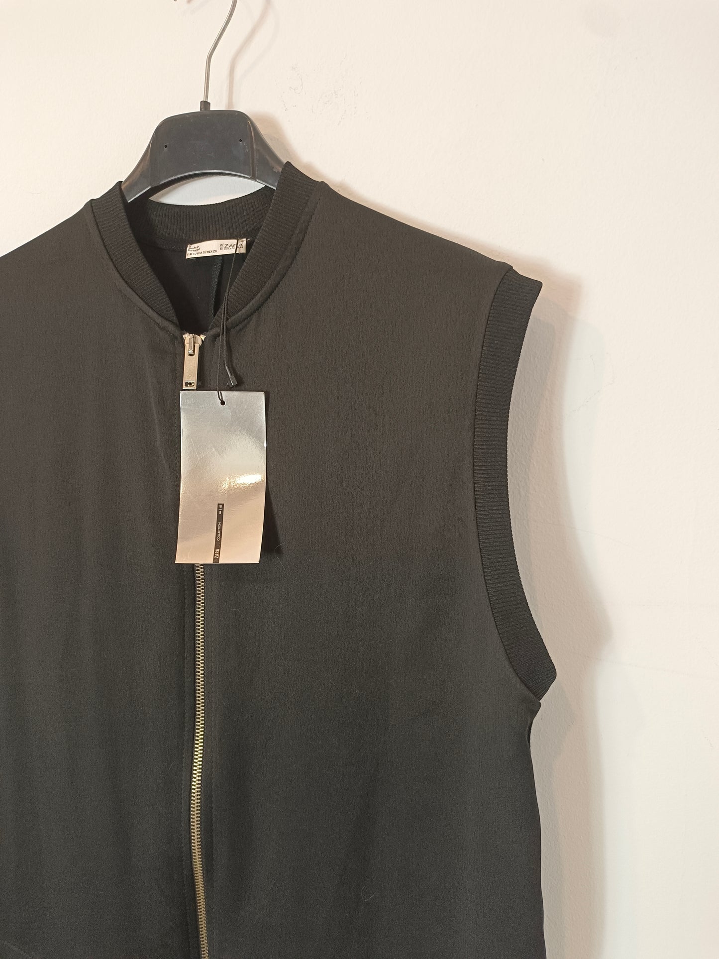 ZARA. Vestido midi negro cremallera T.s