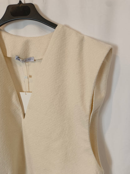 ZARA. Top/chaleco beige cortito T.s