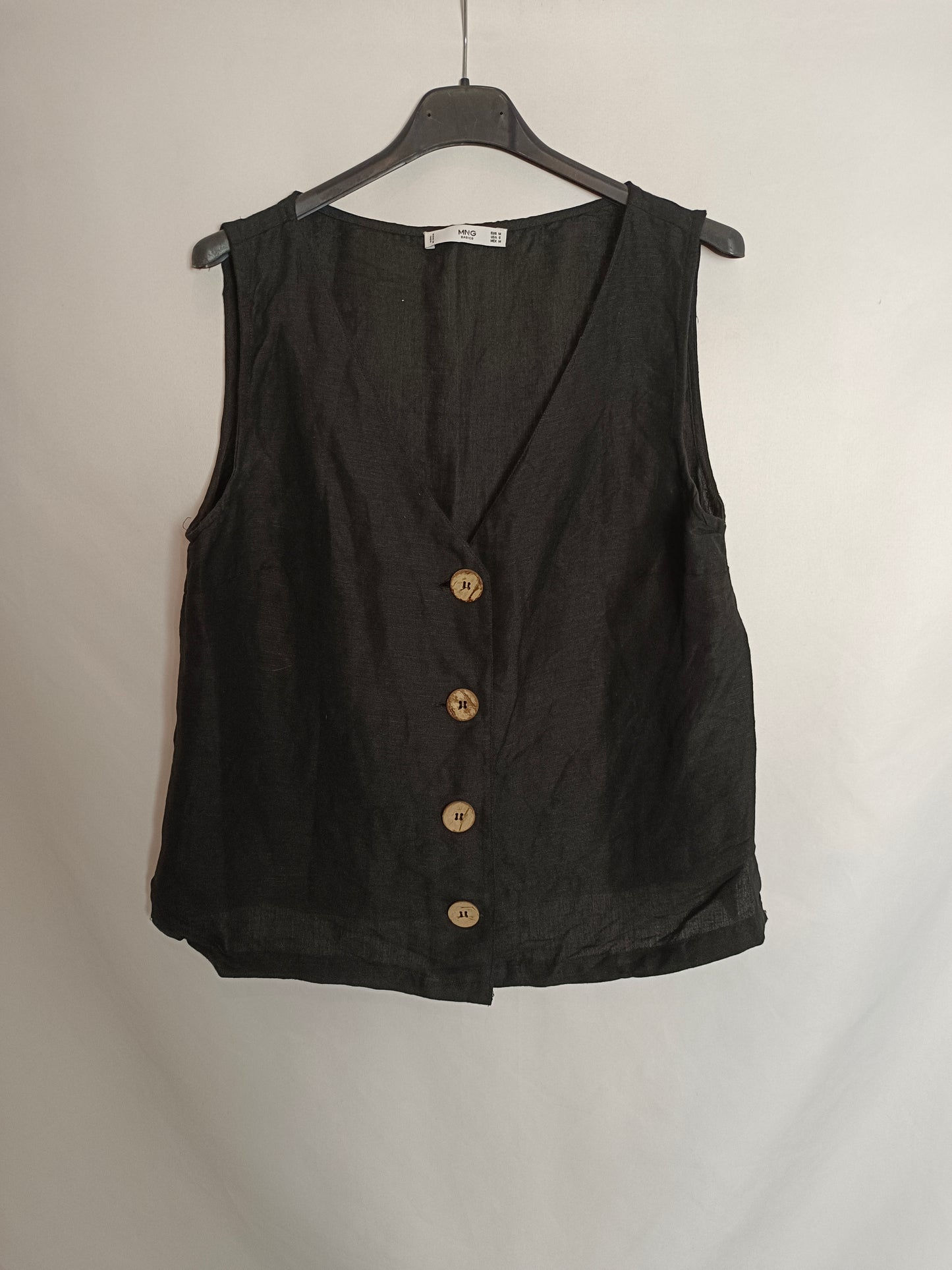 MANGO. Top negro abotonado T.m