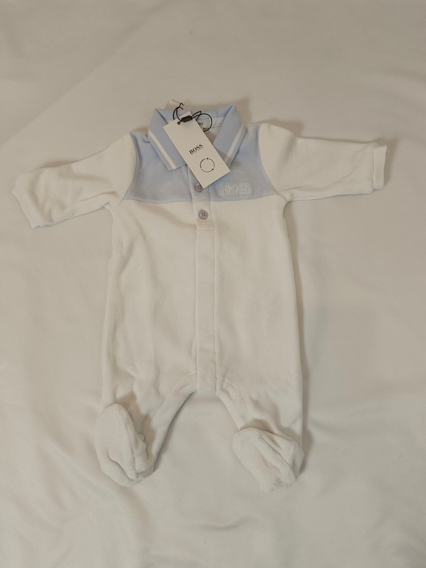 HUGO BOSS. Pijama blanco y azul T.1