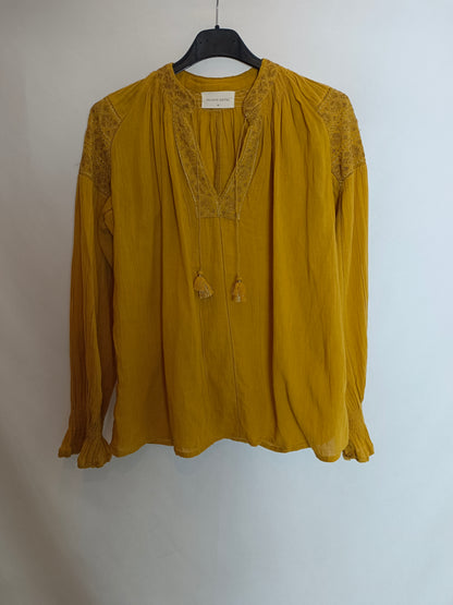MAISON HOTEL. Blusa mostaza bordada T.xs