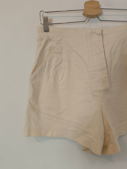 ZARA. Beige denim shorts TL