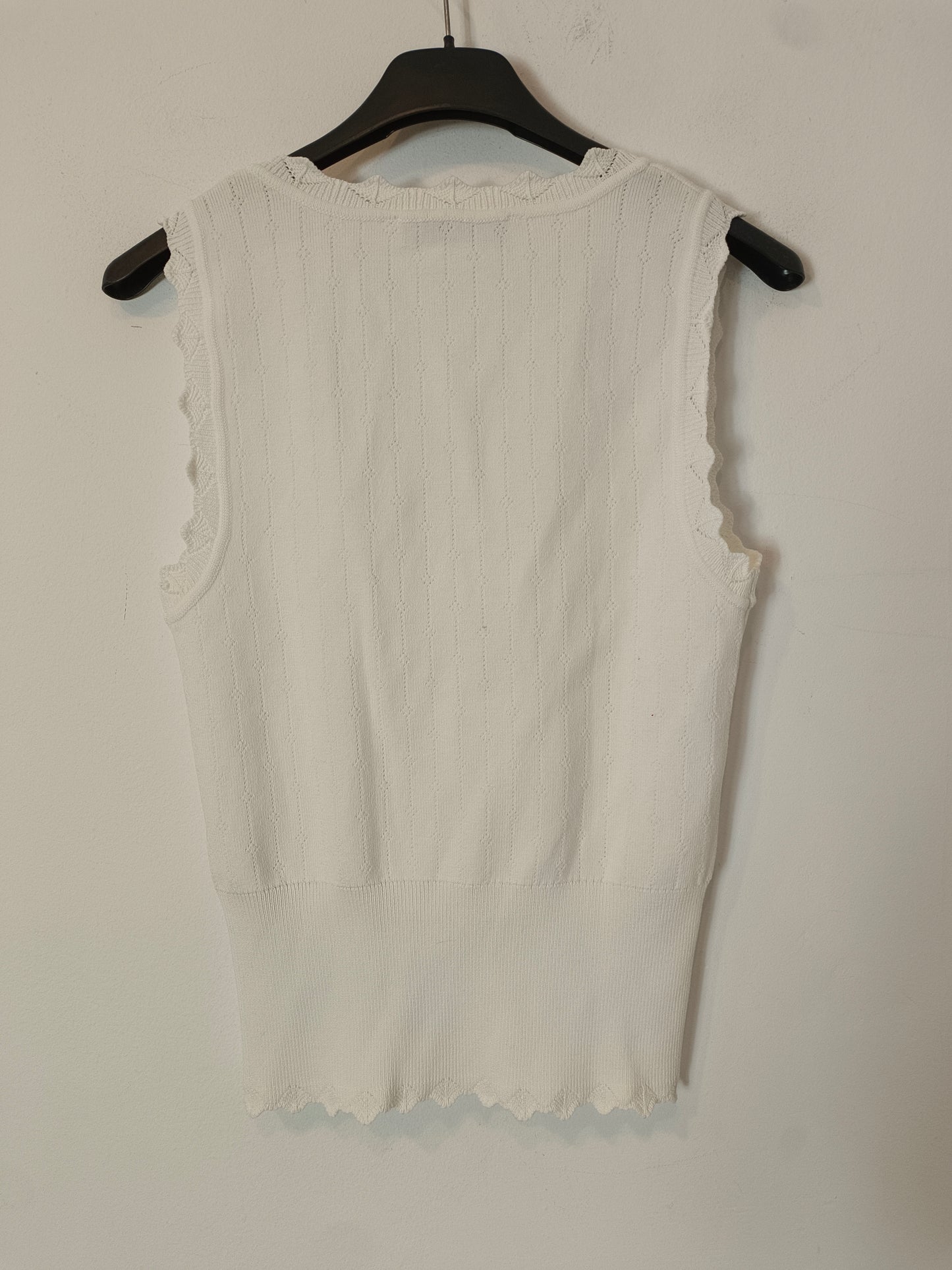 ZARA. Top blanco troquelado T.s