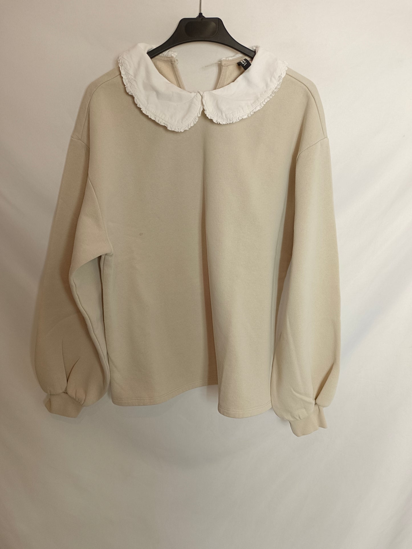 H&amp;M. Beige sweatshirt with T.xs collar