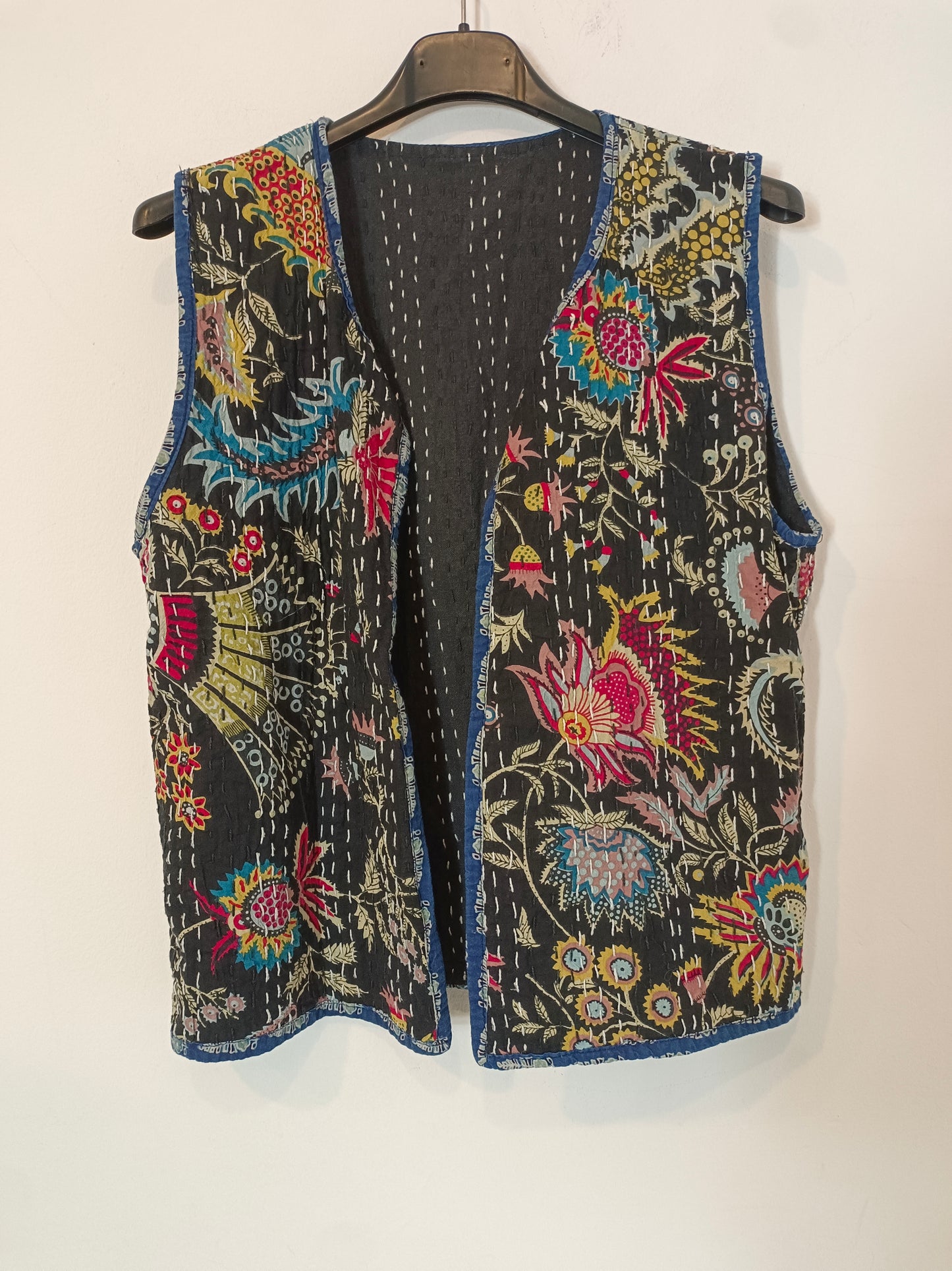 OTRAS. Chaleco negro con detalles bordados TU(s)