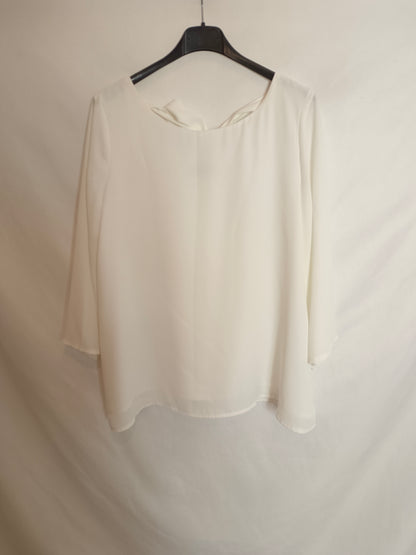 NEW SLEEVE. Blusa blanca fluida T.s