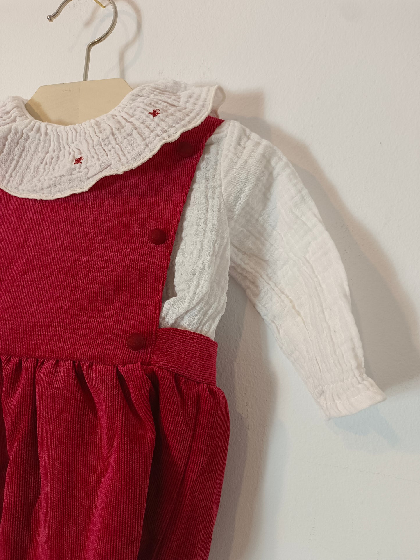 COCO ACQUEA. Conjunto ranita y blusa burdeos T. 6 meses