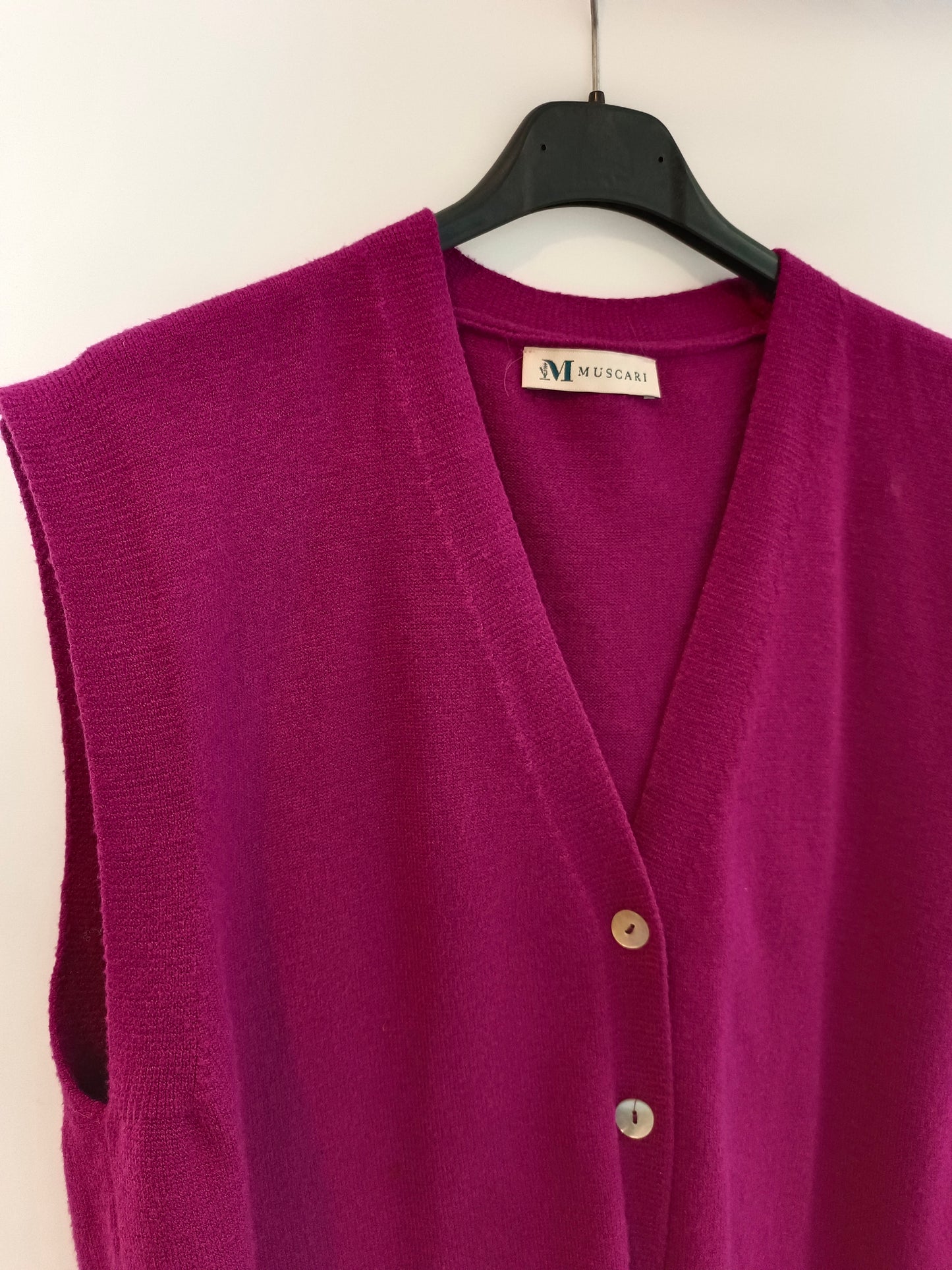 MUSCARI. Buttoned bougainvillea vest TU(S)