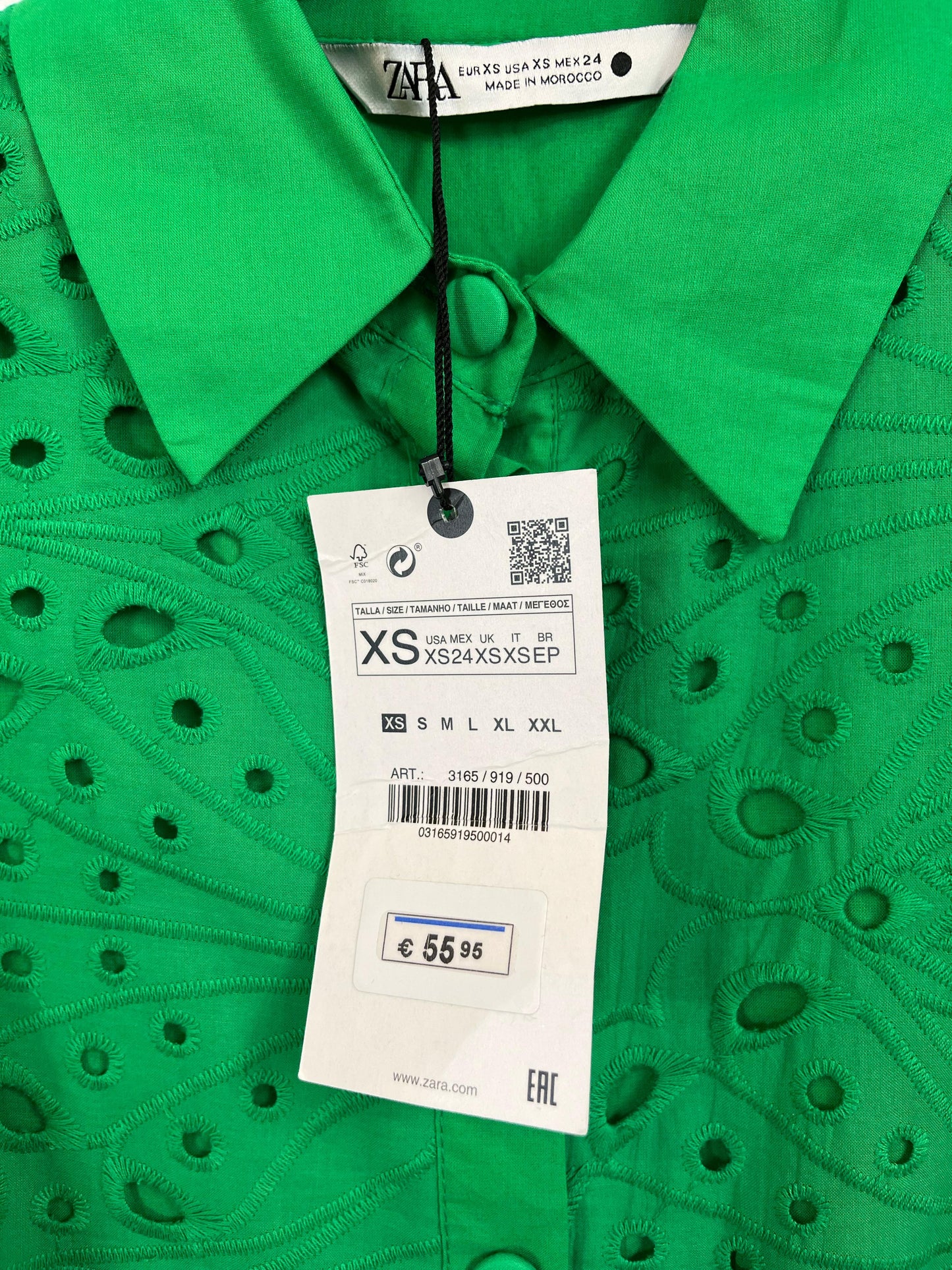 ZARA. vestido verde troquelado T.xs