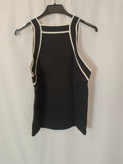 MASSIMO DUTTI. Top negro ribete blanco T.s