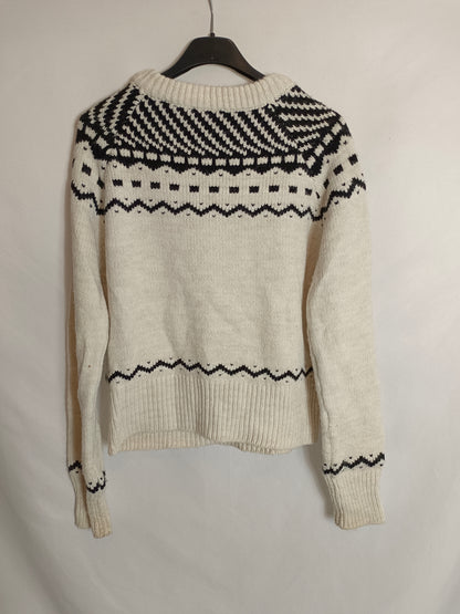 EASY WEAR. Beige sweater with TM pattern