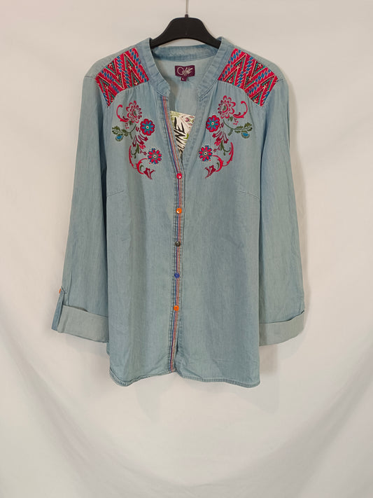 COLINE. Tm embroidered denim shirt