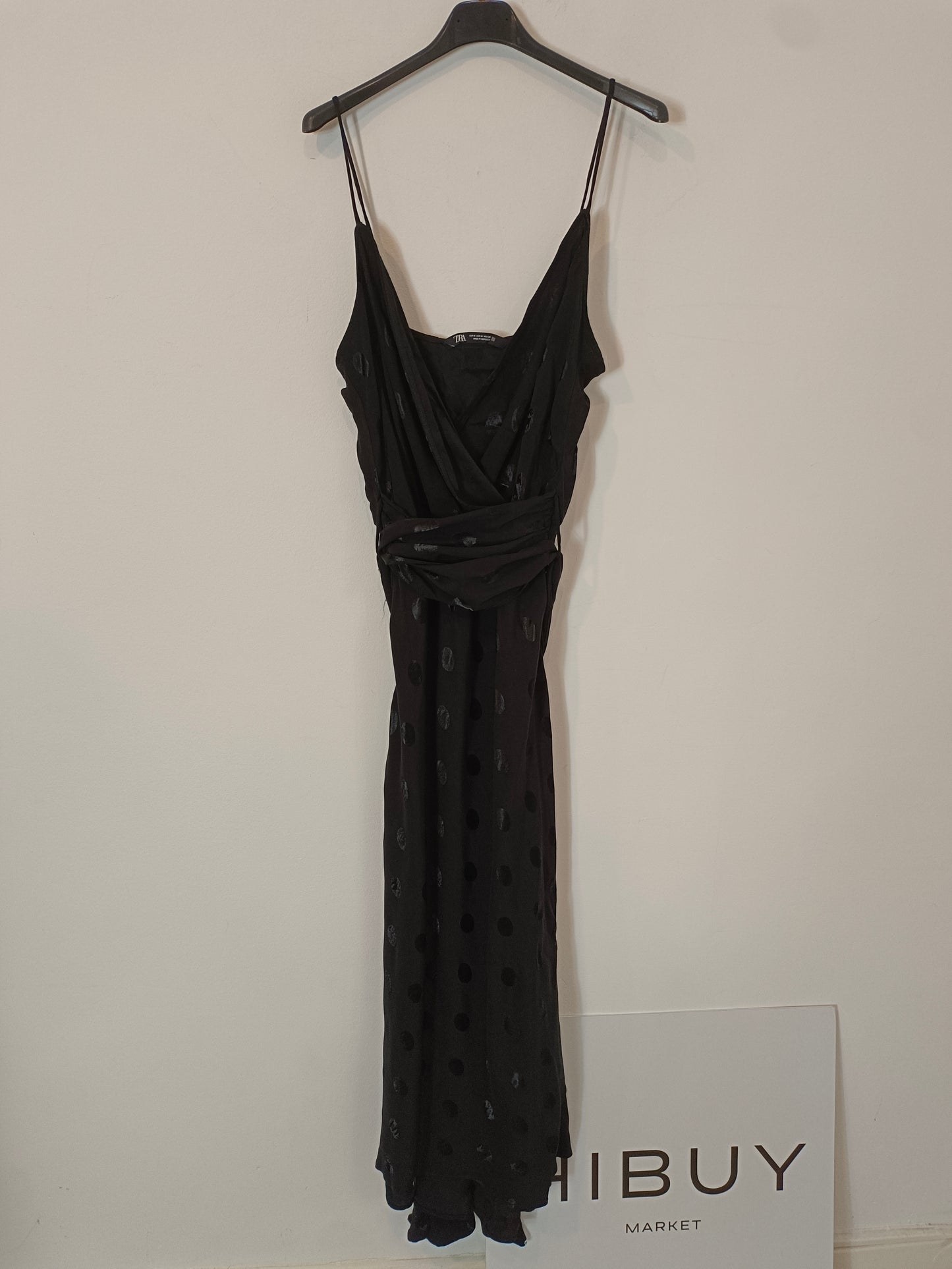 ZARA. Vestido largo negro lunares T.m
