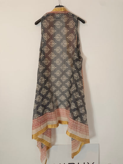 OTRAS. Chaleco fino estampado  Tu(M)