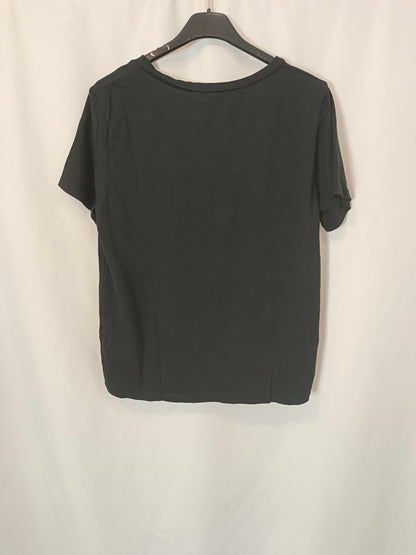 ALGO BONITO. Camiseta negra básica T.m
