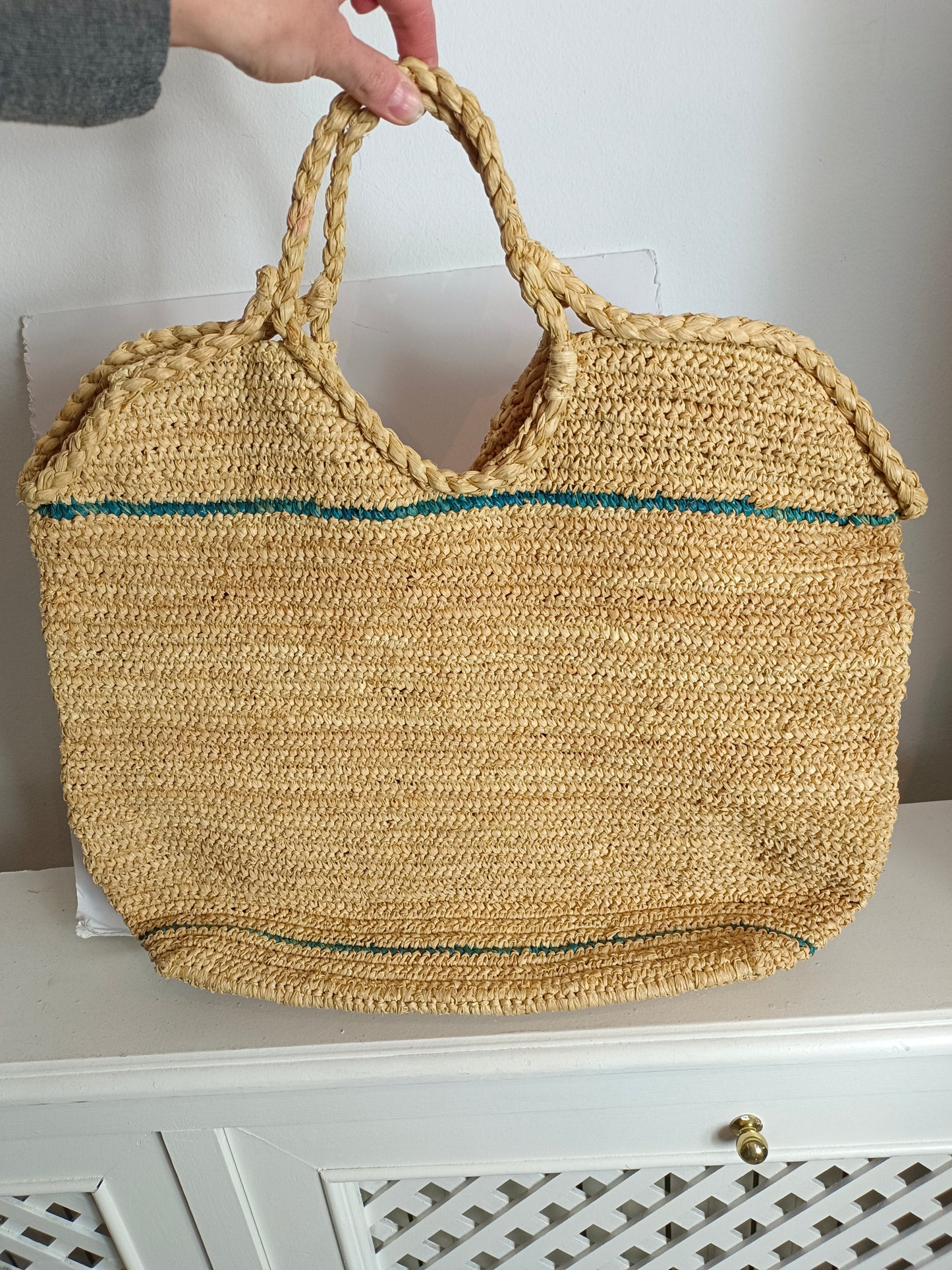 PETITE MENDIGOTE. Bolso rafia bordado