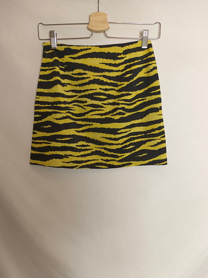 MANGO. Falda corta print T.xs