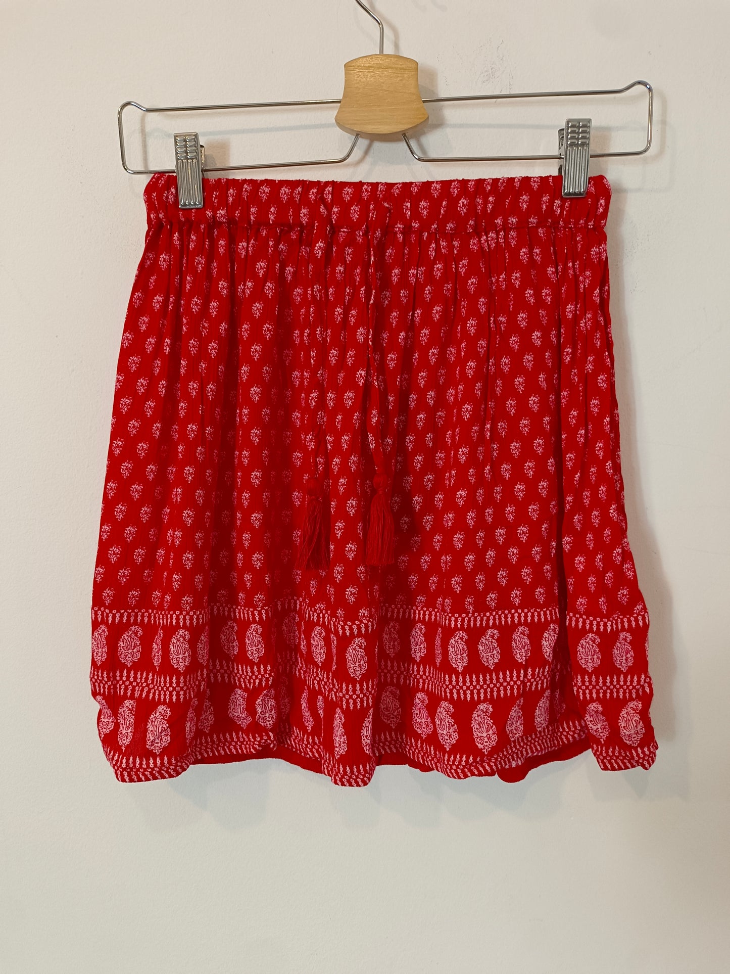 AMICHI. Ts printed red skirt