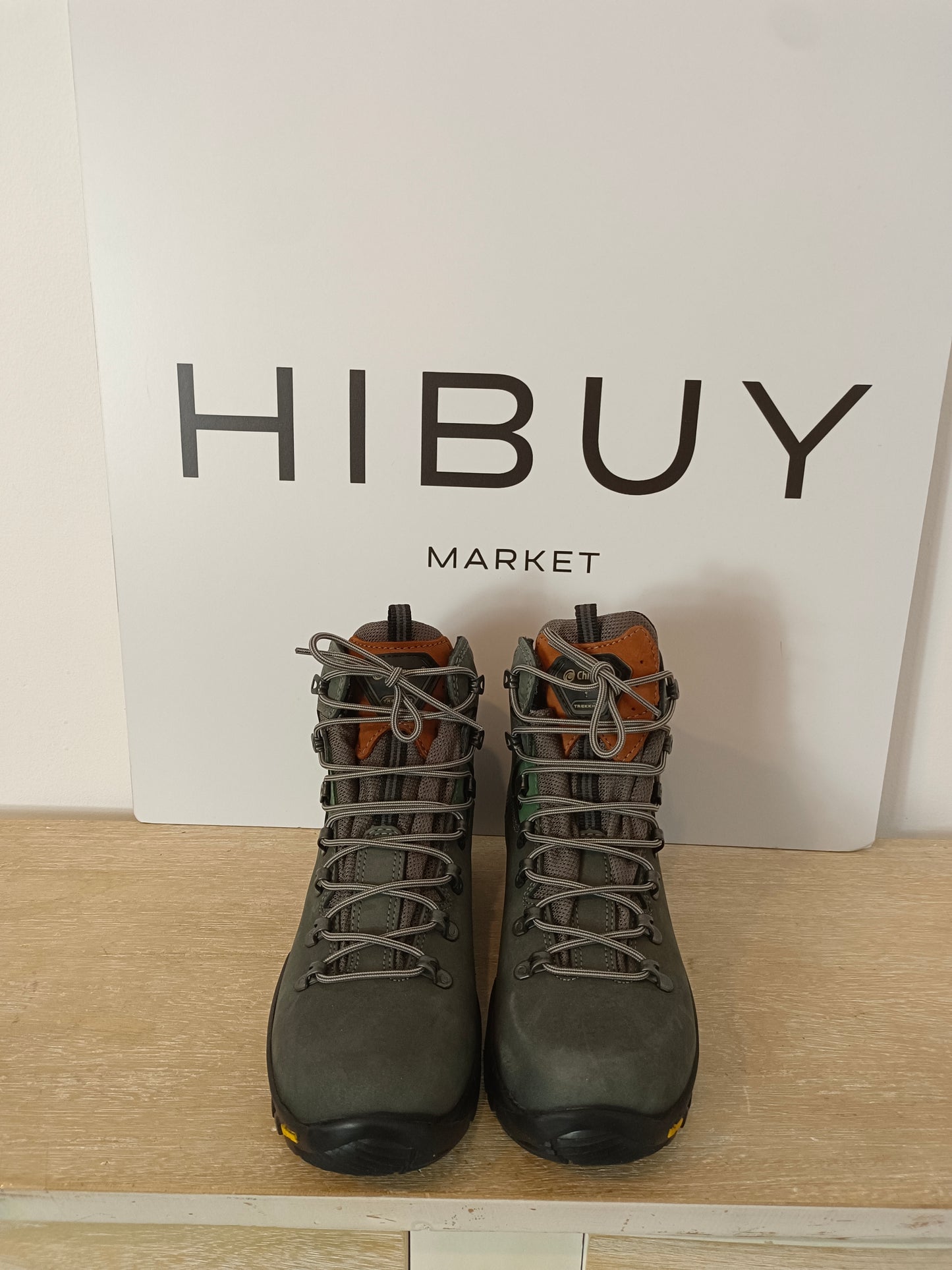 CHIRUCA. Botas de montaña y trekking T.39