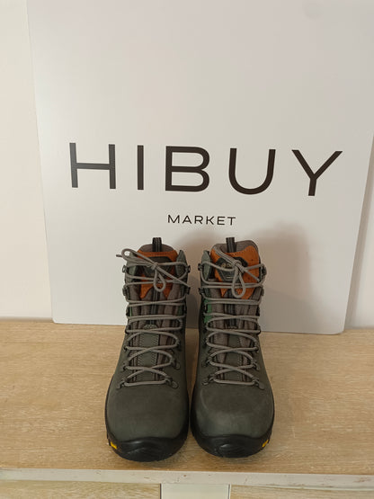 CHIRUCA. Botas de montaña y trekking T.39