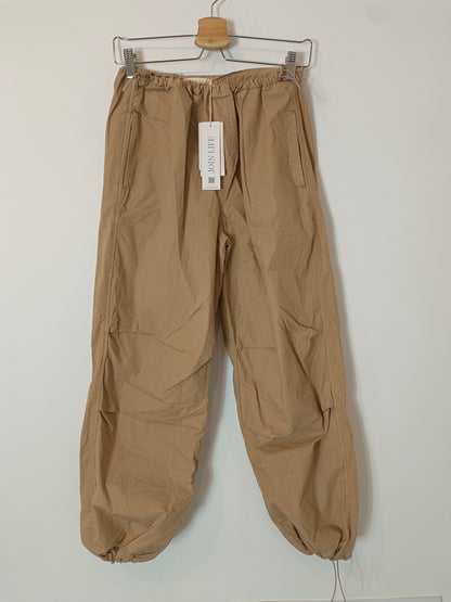 STRADAVARIUS. Camel baggy Ts trousers
