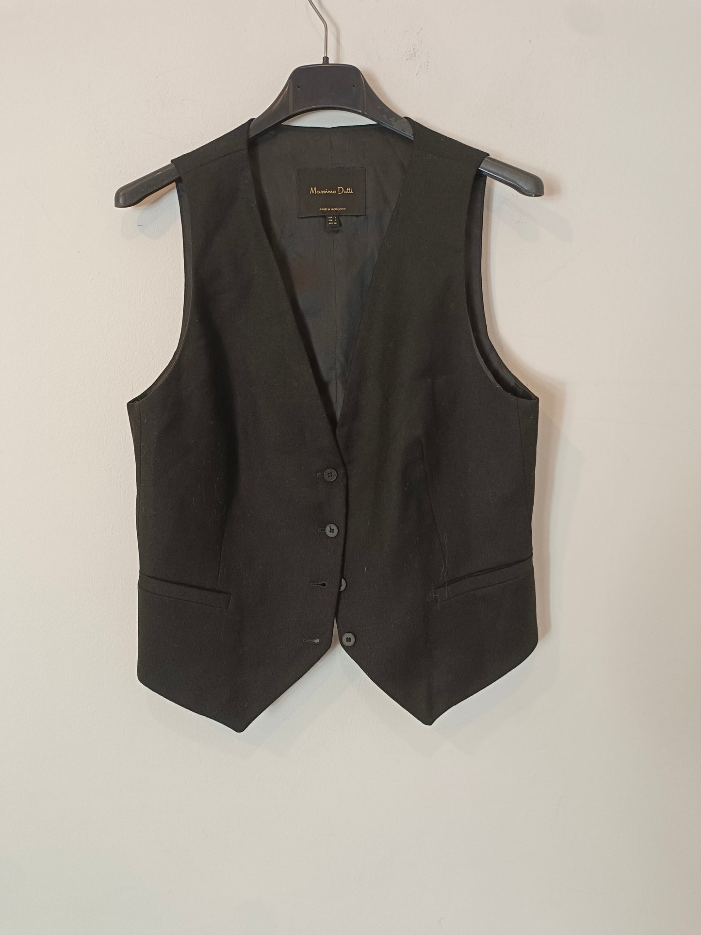 MASSIMO DUTTI. Chaleco negro abotonado  T.s