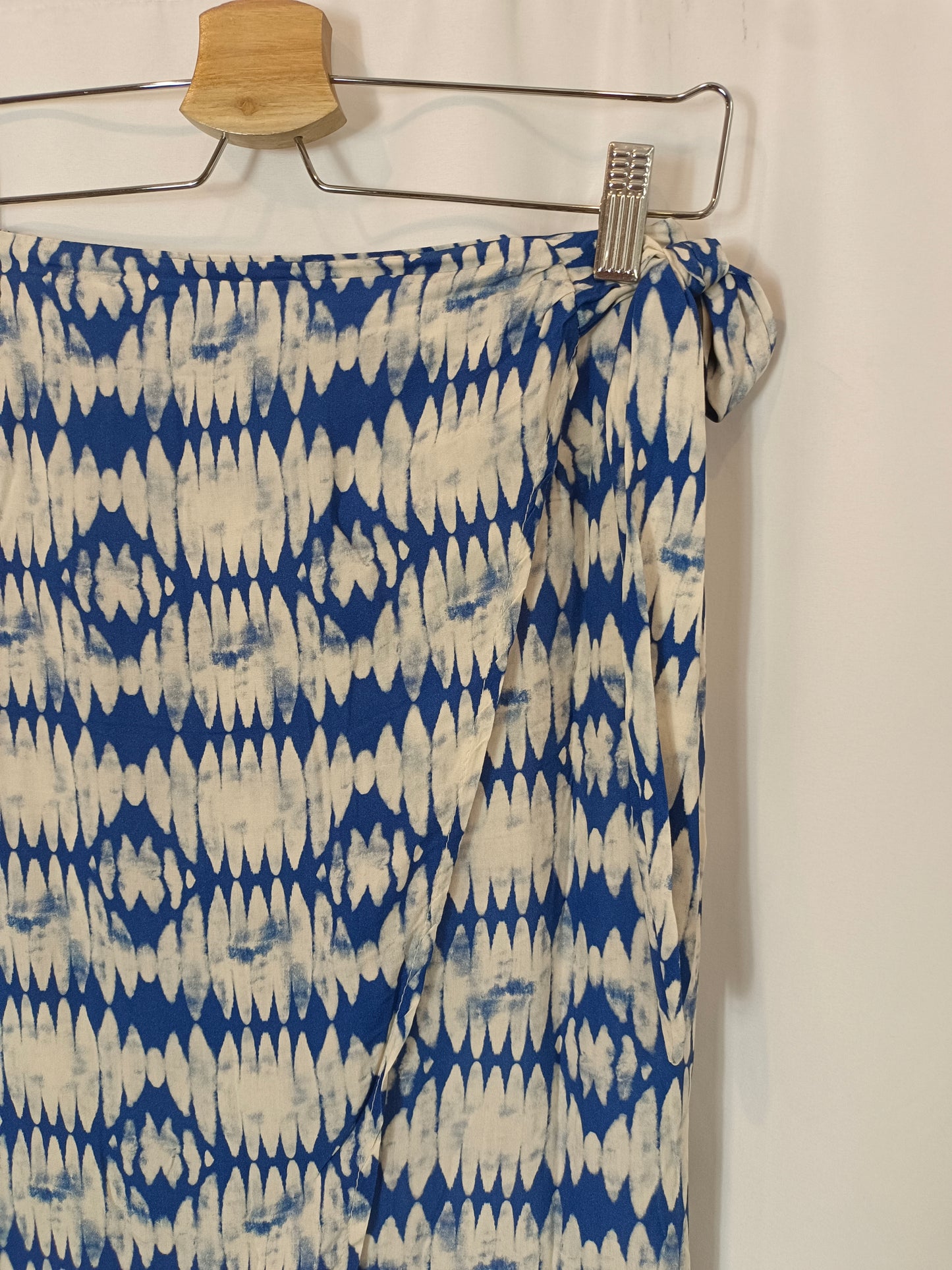 OTHERS. Total look skirt and top Ts