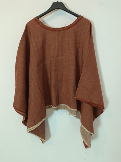 HAKEI. Tile-patterned poncho TU