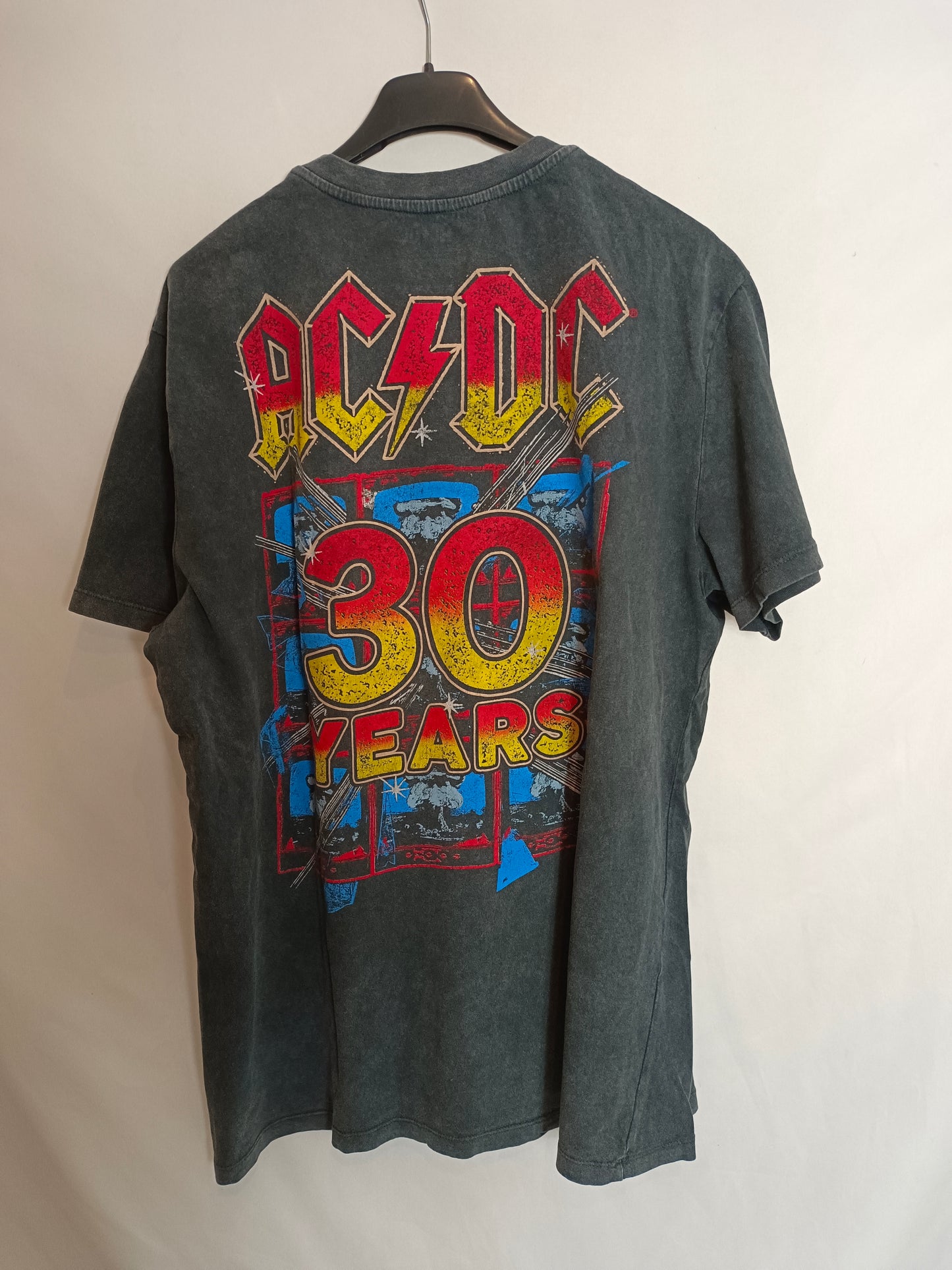 PULL&BEAR. Camiseta gris ACDC T.m