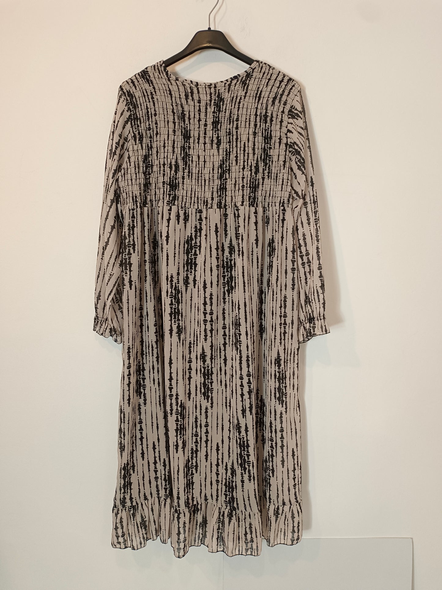 OTRAS. Vestido midi beige detalles negros TU(S)