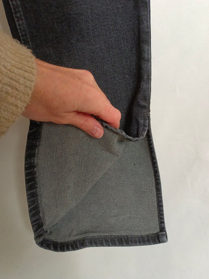 ZARA. Pantalón negro apertura T.36